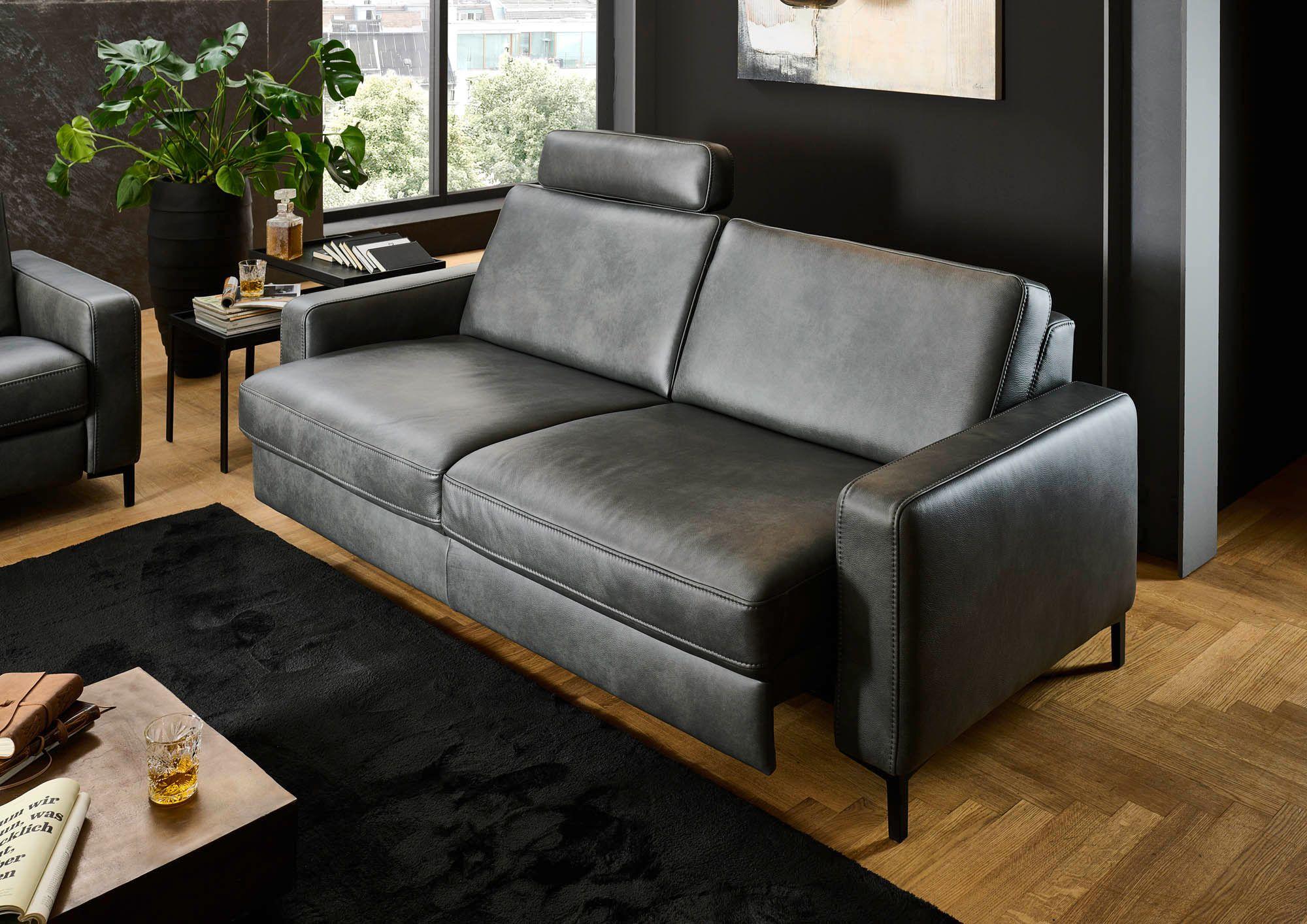 Detailbild motorischer Sitzvorzug und Kopfstütze