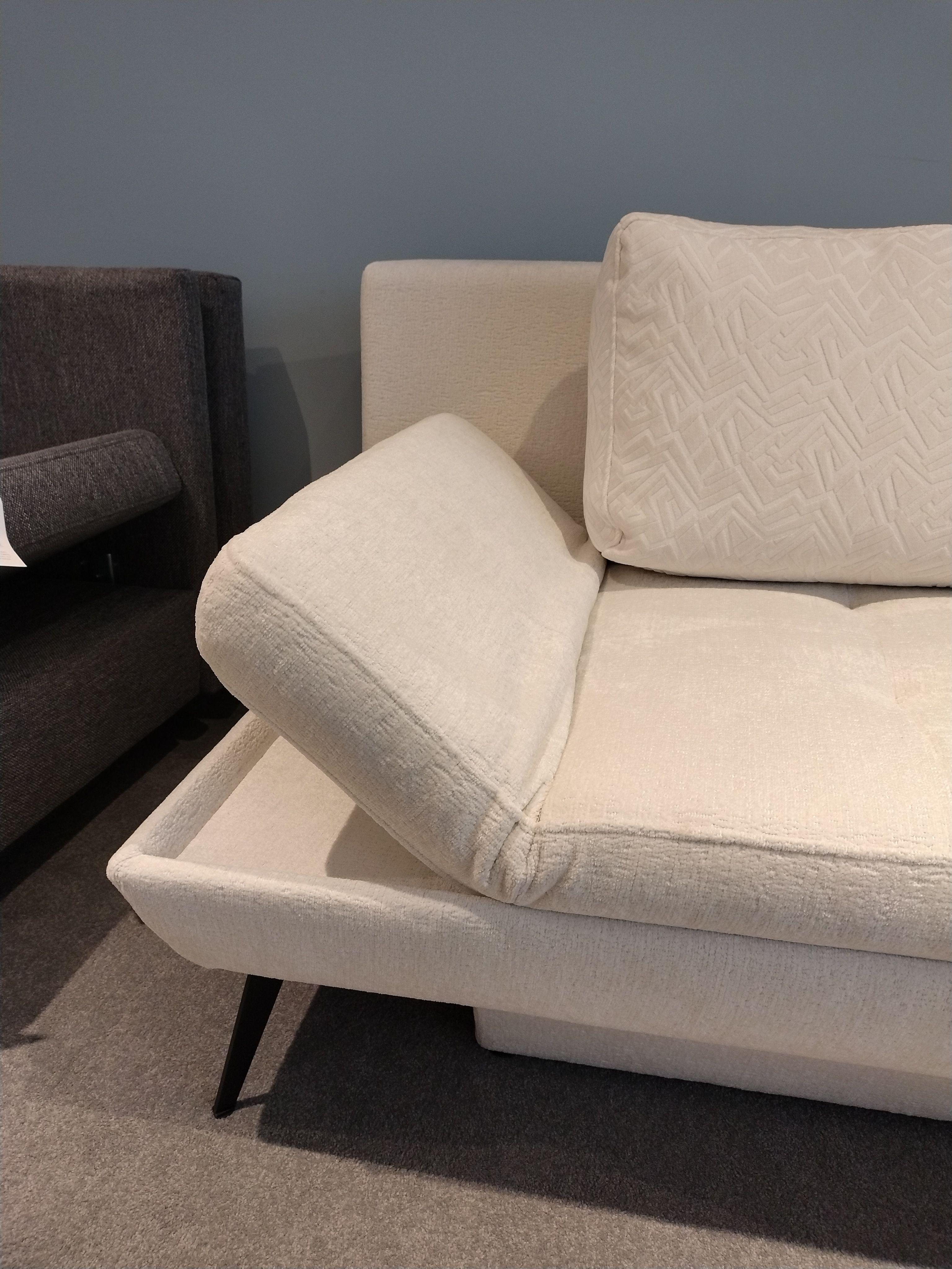 Armlehne hochgeklappt