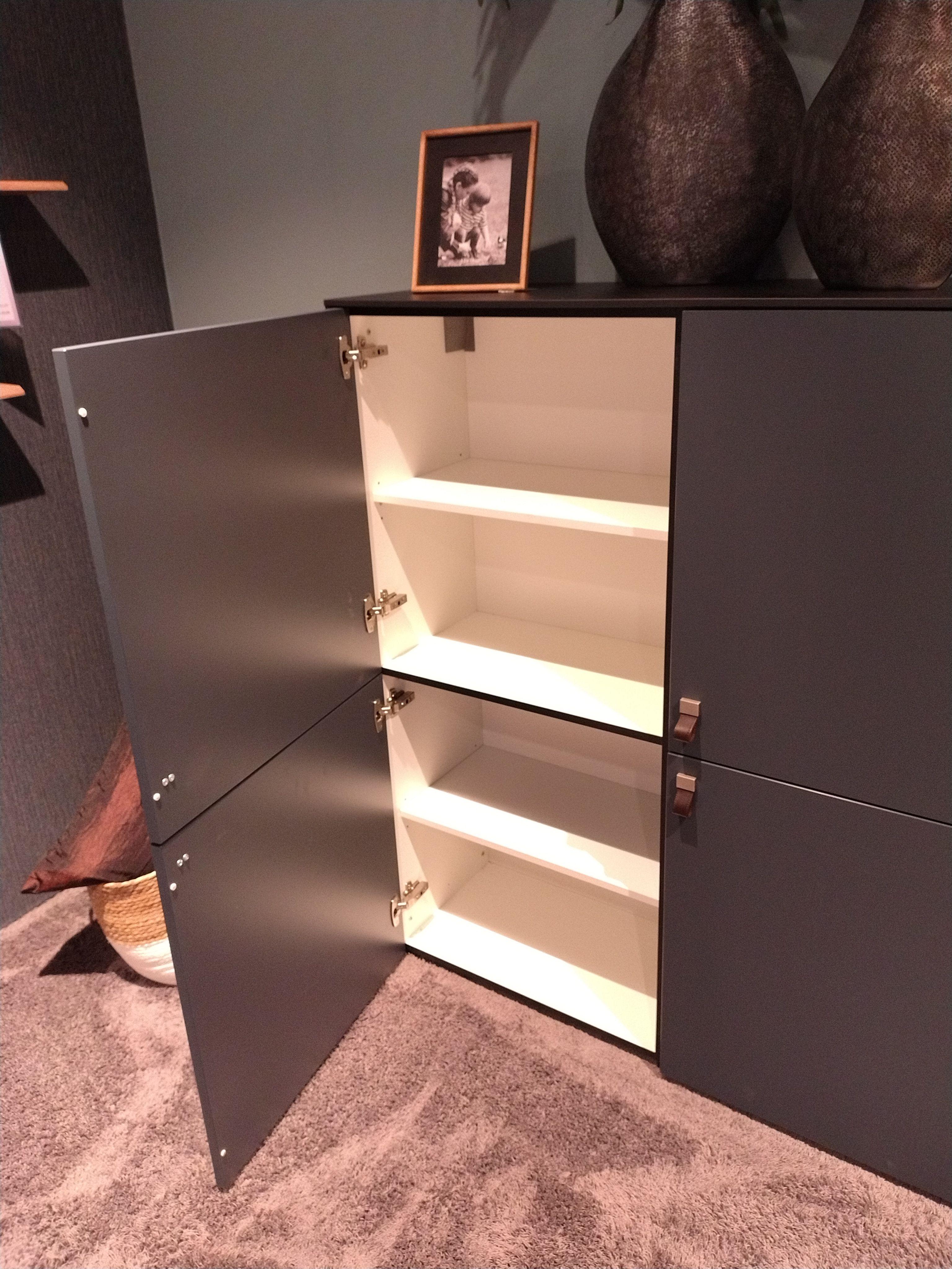 Detailbild Stauraum hinter zwei Türen