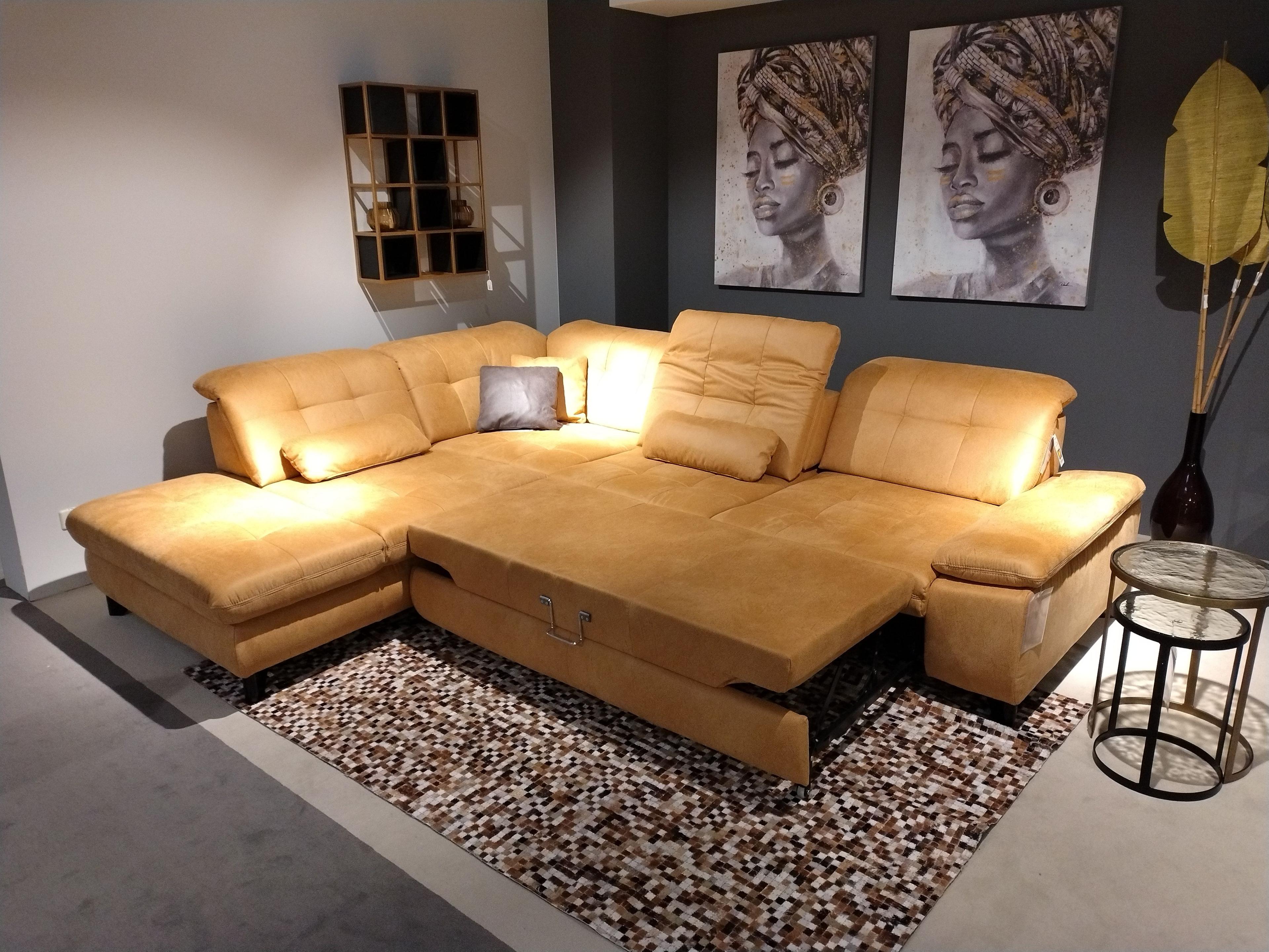 Detailbild Auszugsfunktion echt bezogen