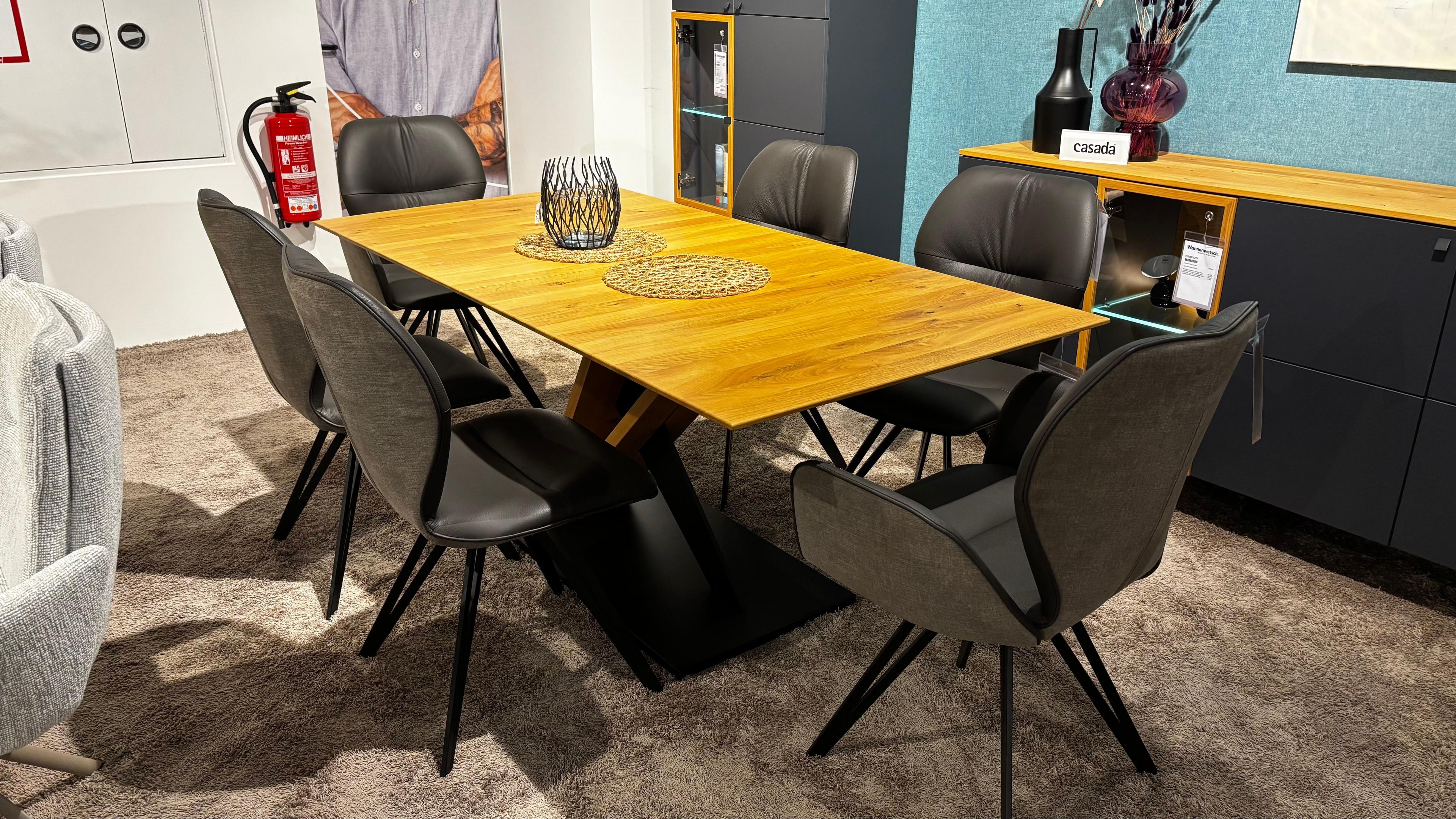 Essgruppe, Tisch 180x90 cm und 6 Stühle