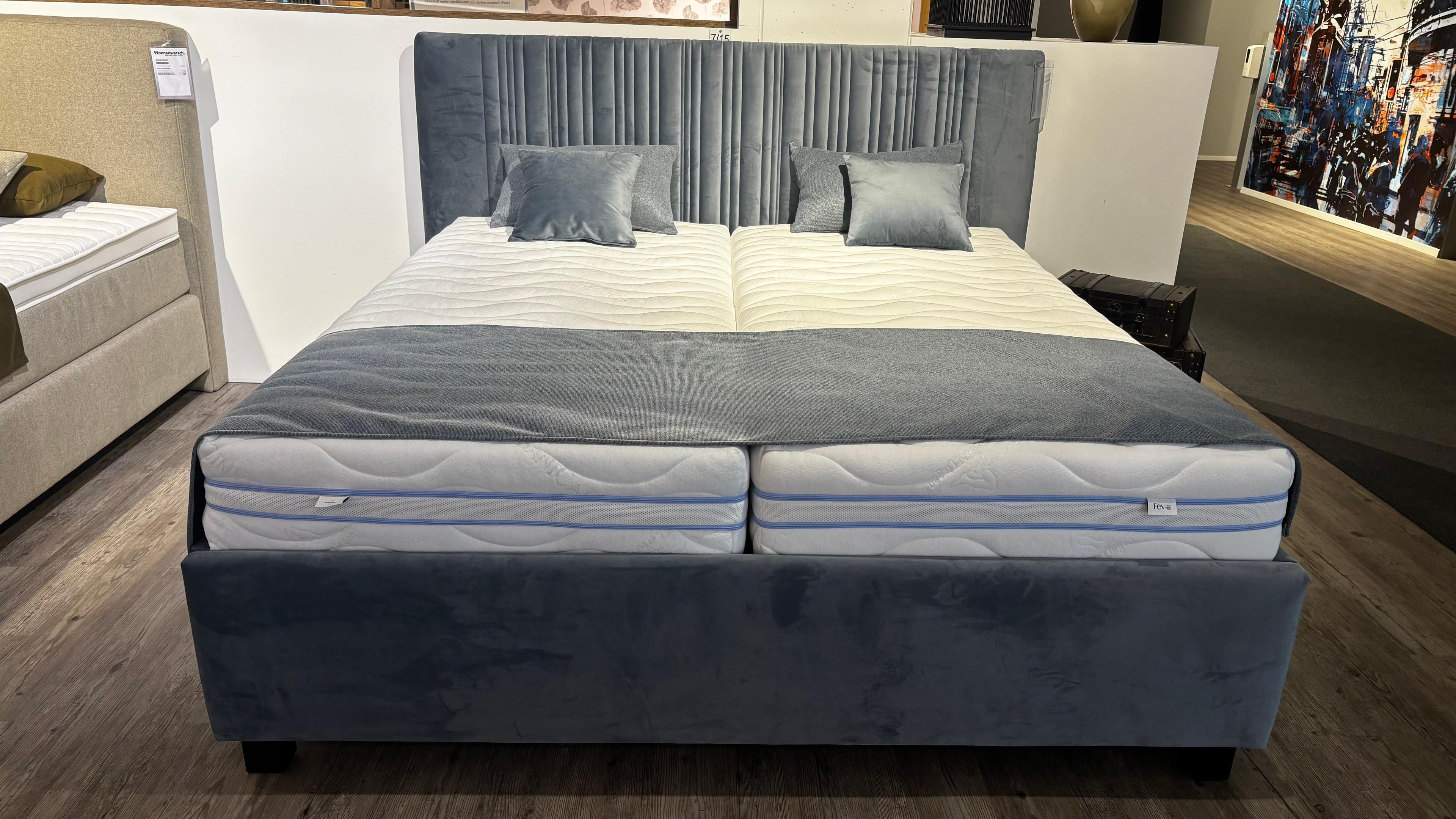 Polsterbett, Liegefläche ca. 180 x 200 cm, Bezug Stoff silbergrau  