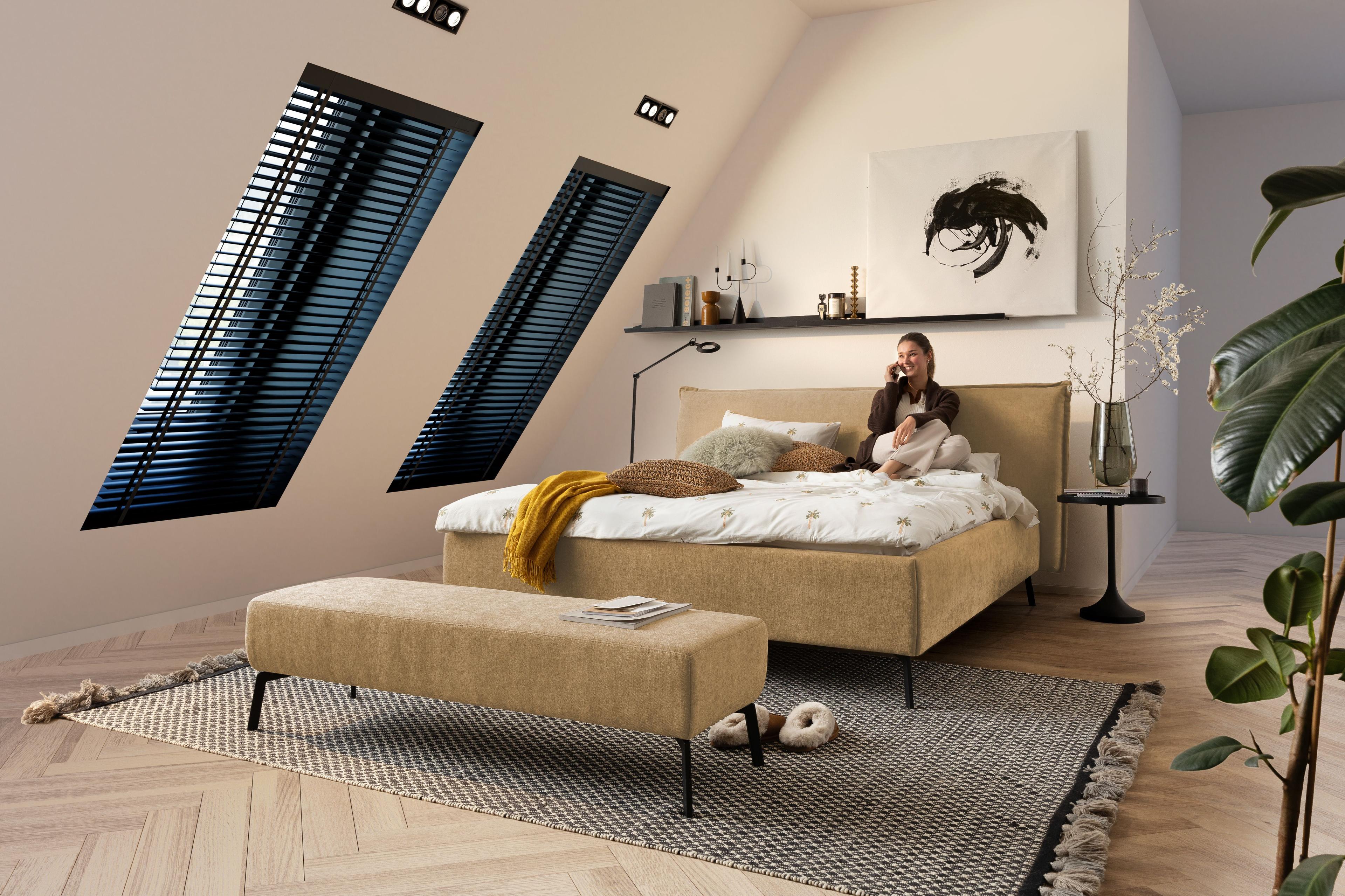 Polsterbett Liegefläche ca. 180 x 200 cm mit Model und Hockerbank