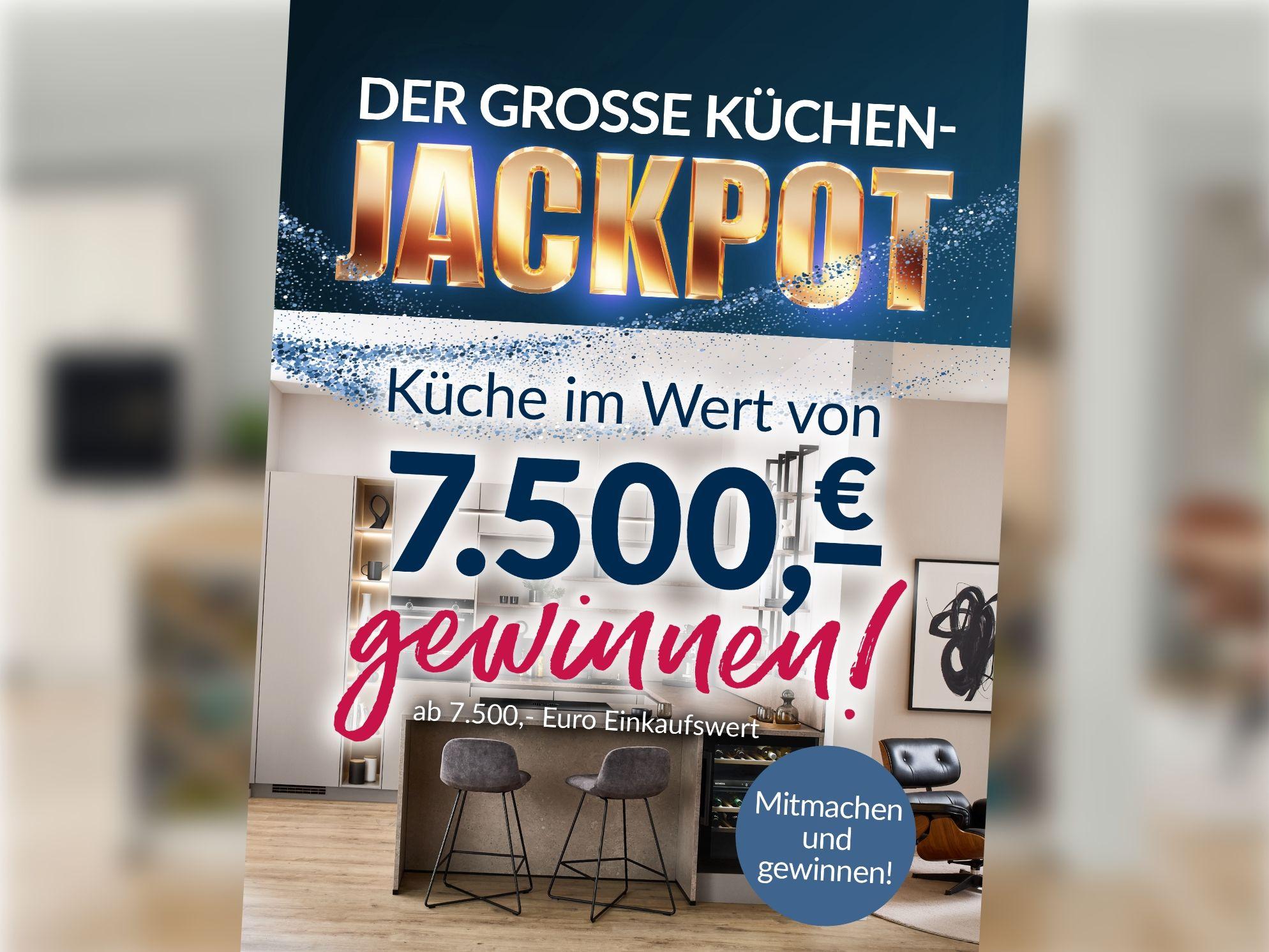 Moderne Küche mit Kochinsel und Hinweis auf Küchen-Jackpot Gewinnspiel über 7.500 €.