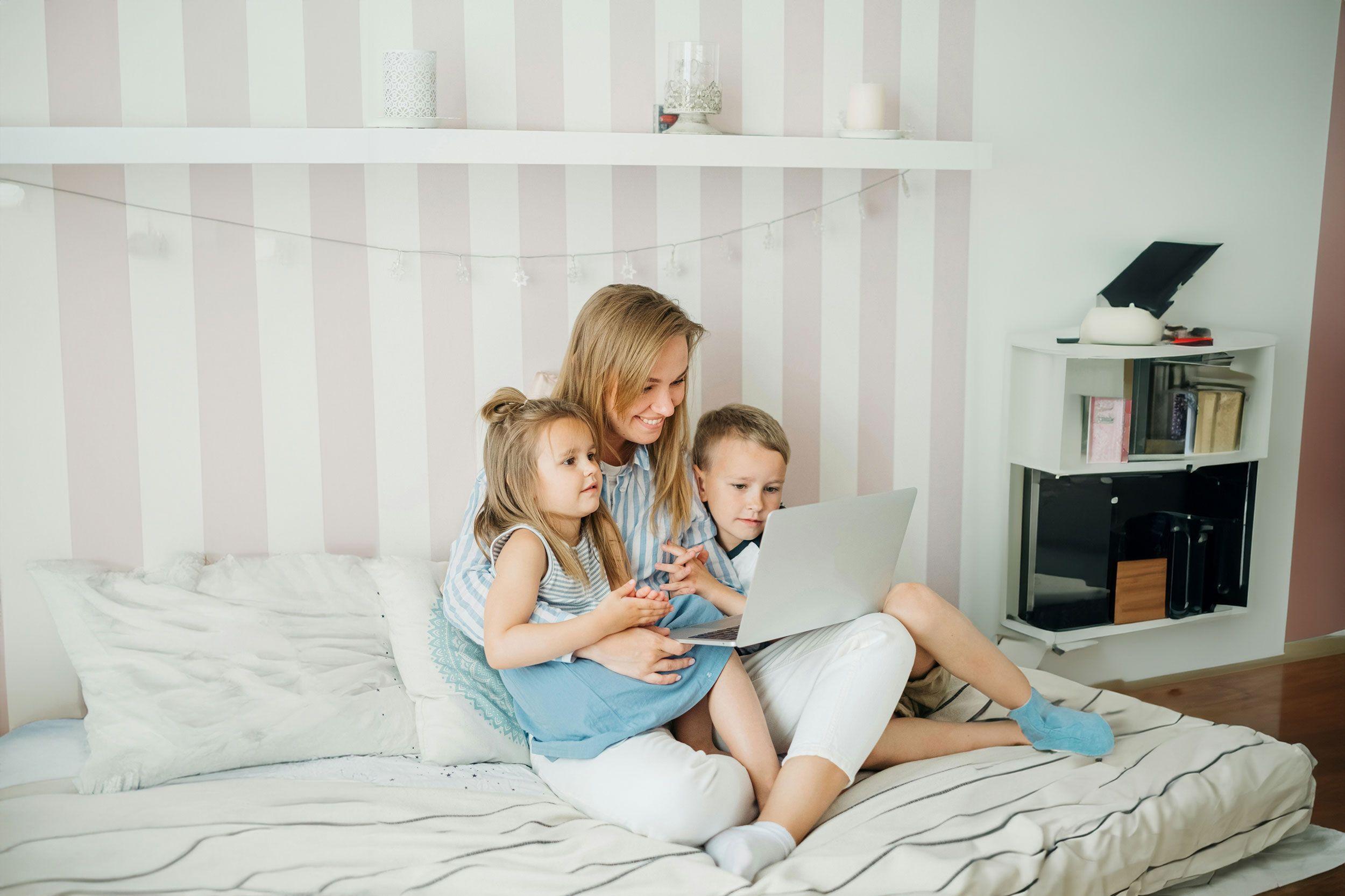 pexels-ivan-samkov-4784015_bear