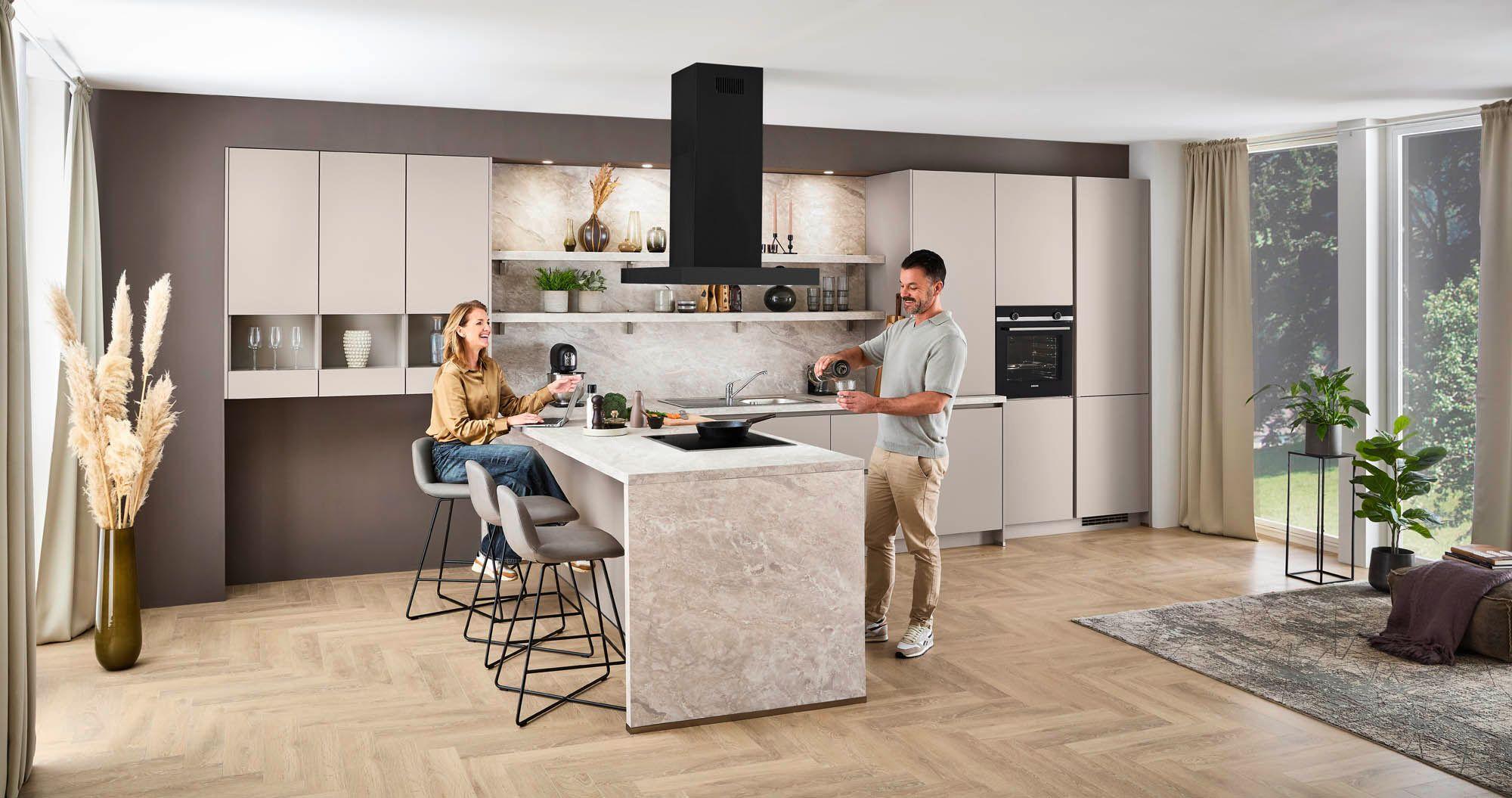 Große Einbauküche in Macchiato